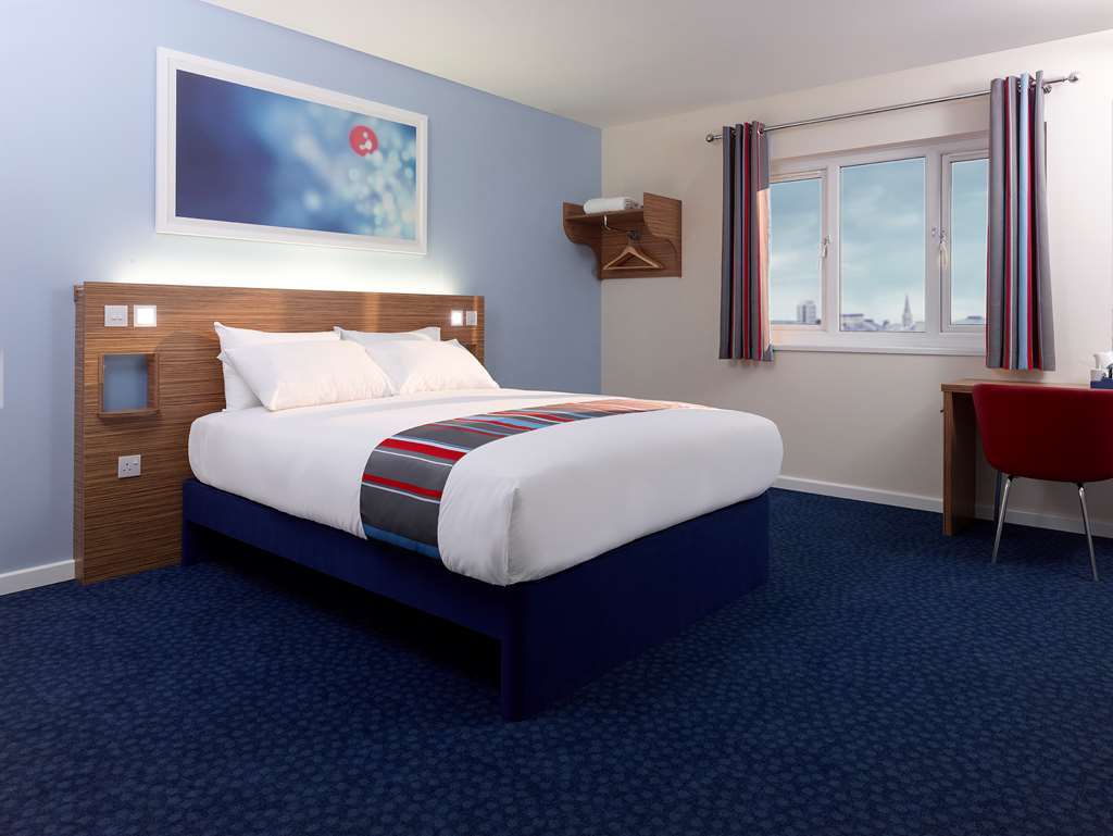 Travelodge Bristol Severn View M48 Elberton Room photo