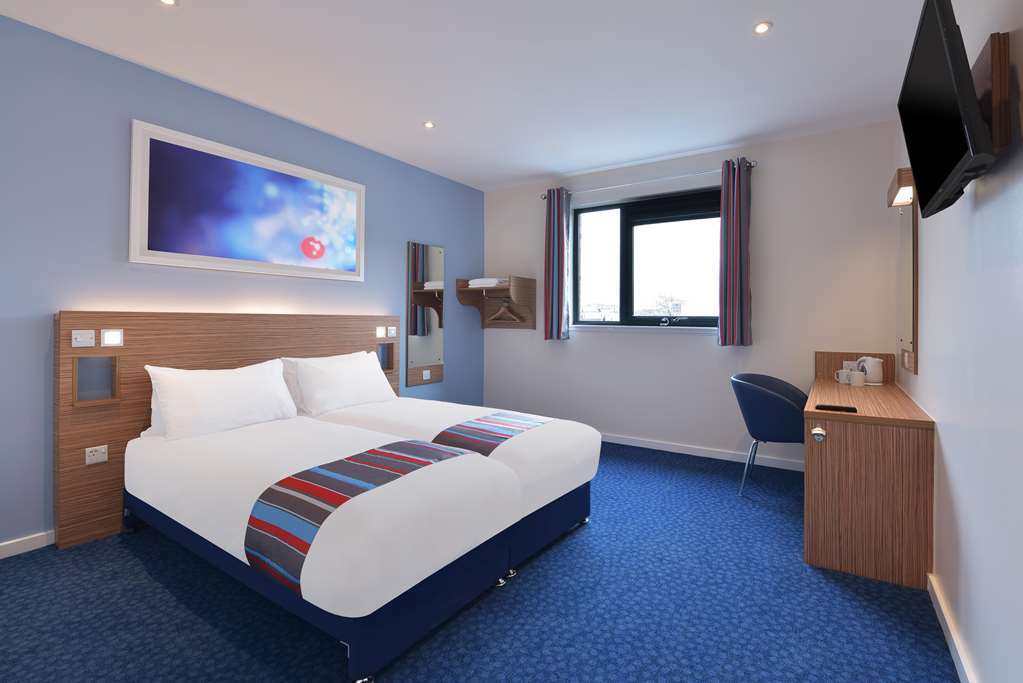 Travelodge Bristol Severn View M48 Elberton Room photo